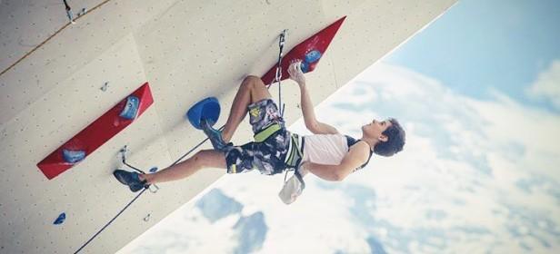 Domen Škofic v kvalifikacijah. Fotografija: Thecircuitclimbing