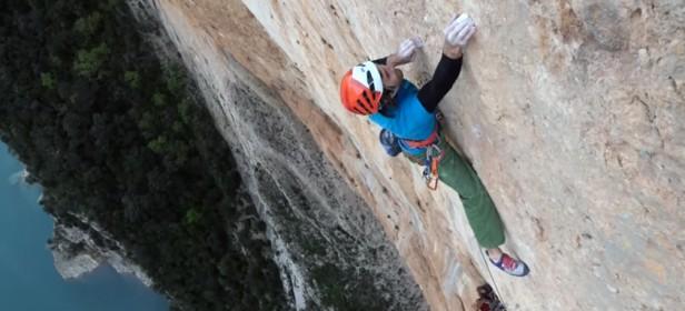 Chris Sharma v zadnjem raztežaju projekta Mont-Rebei